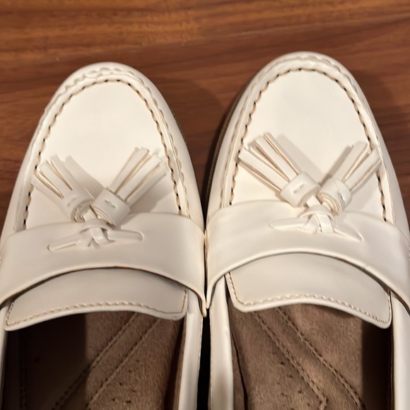 Naturalizer white loafer shoes - Picture 2 of 4